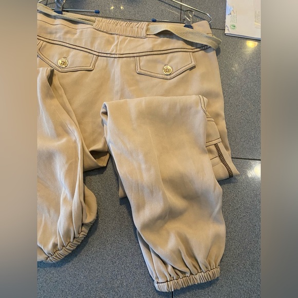 BEBE Cropped Silk Blend Cargo Style Pants in Sand .. SIZE 0 (XS) - Picture 10 of 14